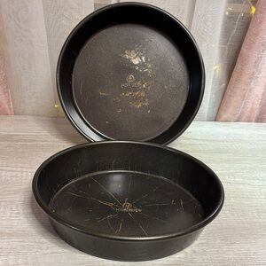 Hoffritz Nordic Ware Black Round Cake Pan Set